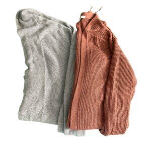 BUNDLE: 2-Women’s Cardigans (ABERCROMBIE & FITCH + UNIQLO), Size XS (BB1502B)